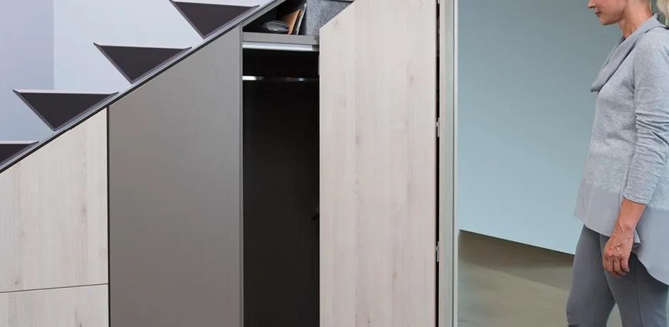 successor dizzy Evaporate Modele de dulapuri pentru mansardă și scară