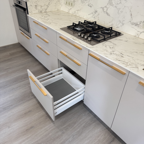 Кухня в стиле модерн из крашенного МДФ „Piemont“-8